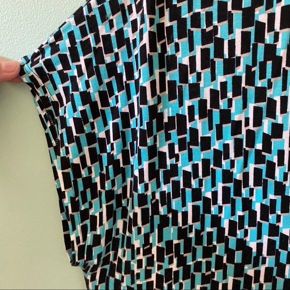 NWOT Dana Buchman Soft Black White and Blue Shirt - Picture 3 of 5